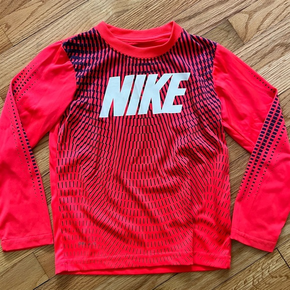 Nike Other - Nike boys dry for long sleeve shirt